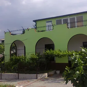 apartmani-ana-novi-v-studio.primorje-gorskikotar.com/